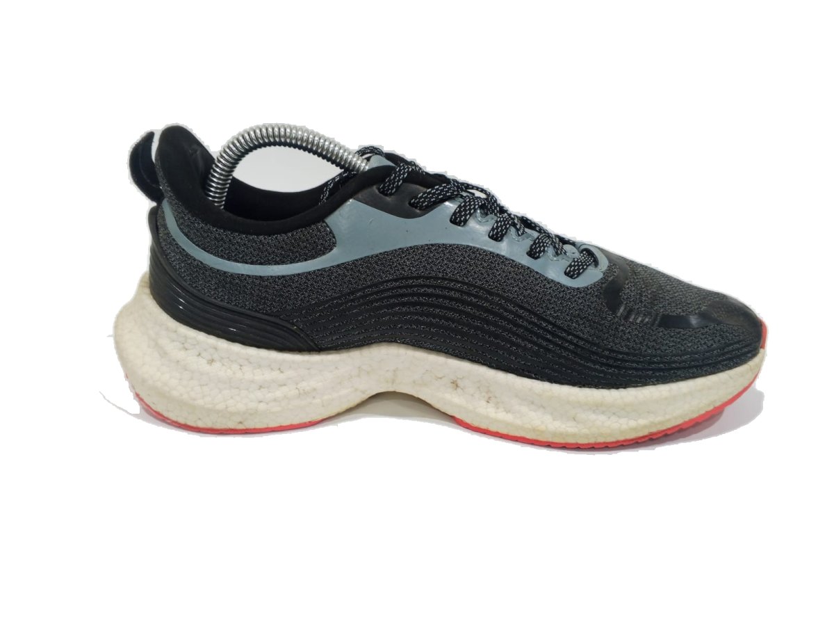 Black Grey Foam Runner
